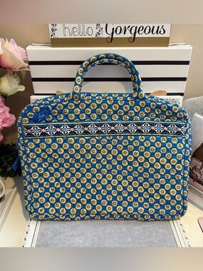 Vera Bradley Quilted Blue Paisley Carry Messenger Bag